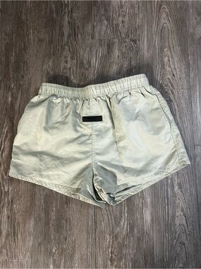 Essential Light Olive Green Casual Shorts